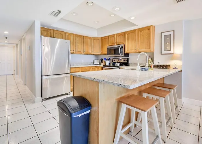 Oceanfront Seagate With Heated Pool Apartment *