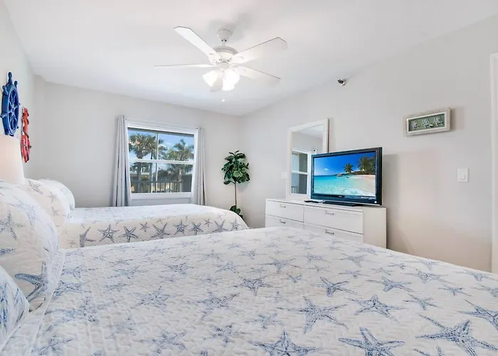 Apartment Oceanfront Seagate With Heated Pool