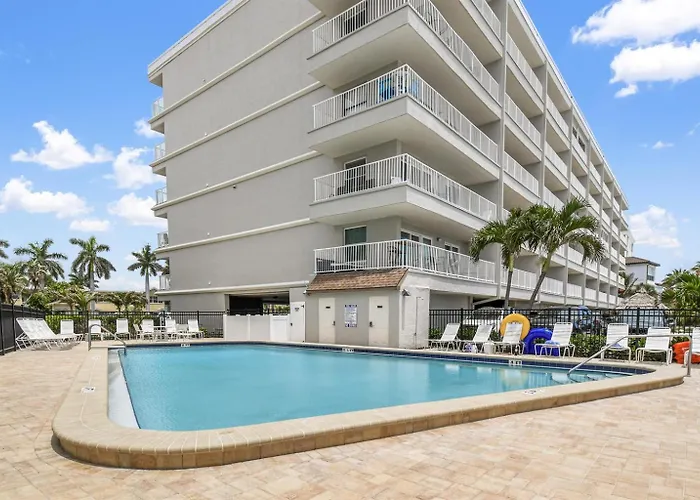 Apartment Oceanfront Seagate With Heated Pool *
