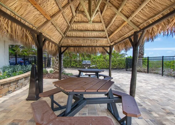 Oceanfront Seagate With Heated Pool * Clearwater Beach