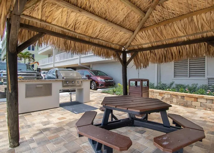 Oceanfront Seagate With Heated Pool *